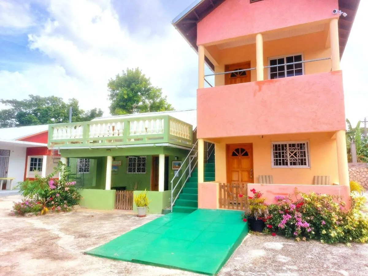 נגריל Stoney Gate Cottage -Cozy Green Bungalow With Wifi, Ac And Tv 0*,  ג'מייקה